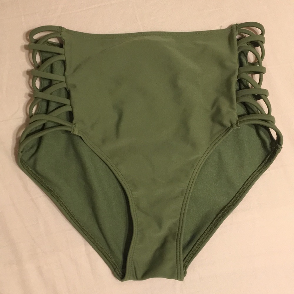 HOLLISTER high-waisted bikini bottoms!